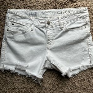 Gap White Denim Shorts SZ 28R or Women’s 6